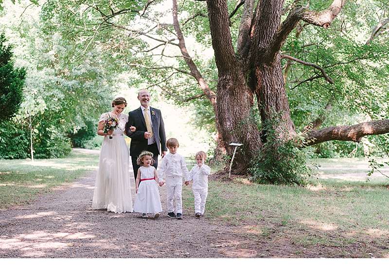 valerie-lawrence-gartenhochzeit-freie-trauung_0015