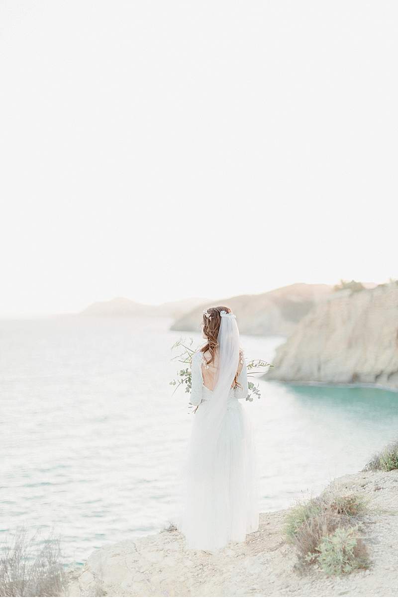 spanish-cliff-bride_0020a