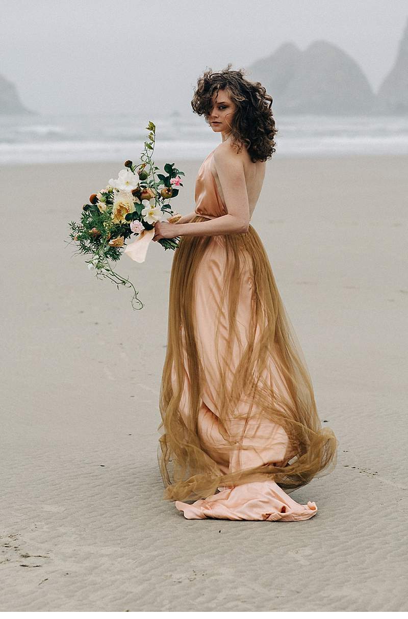 oregon-coast-emily-riggs-bridal-dresses_0022