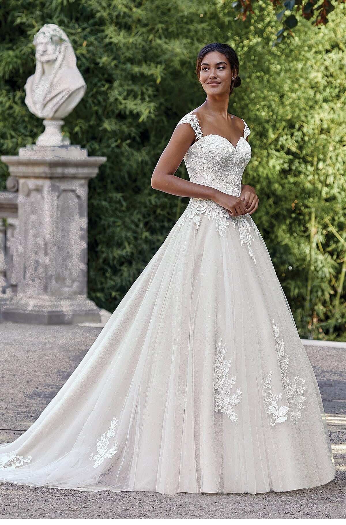 Reveal the Romance With Sincerity Bridal By Justin Alexander Amber Muse