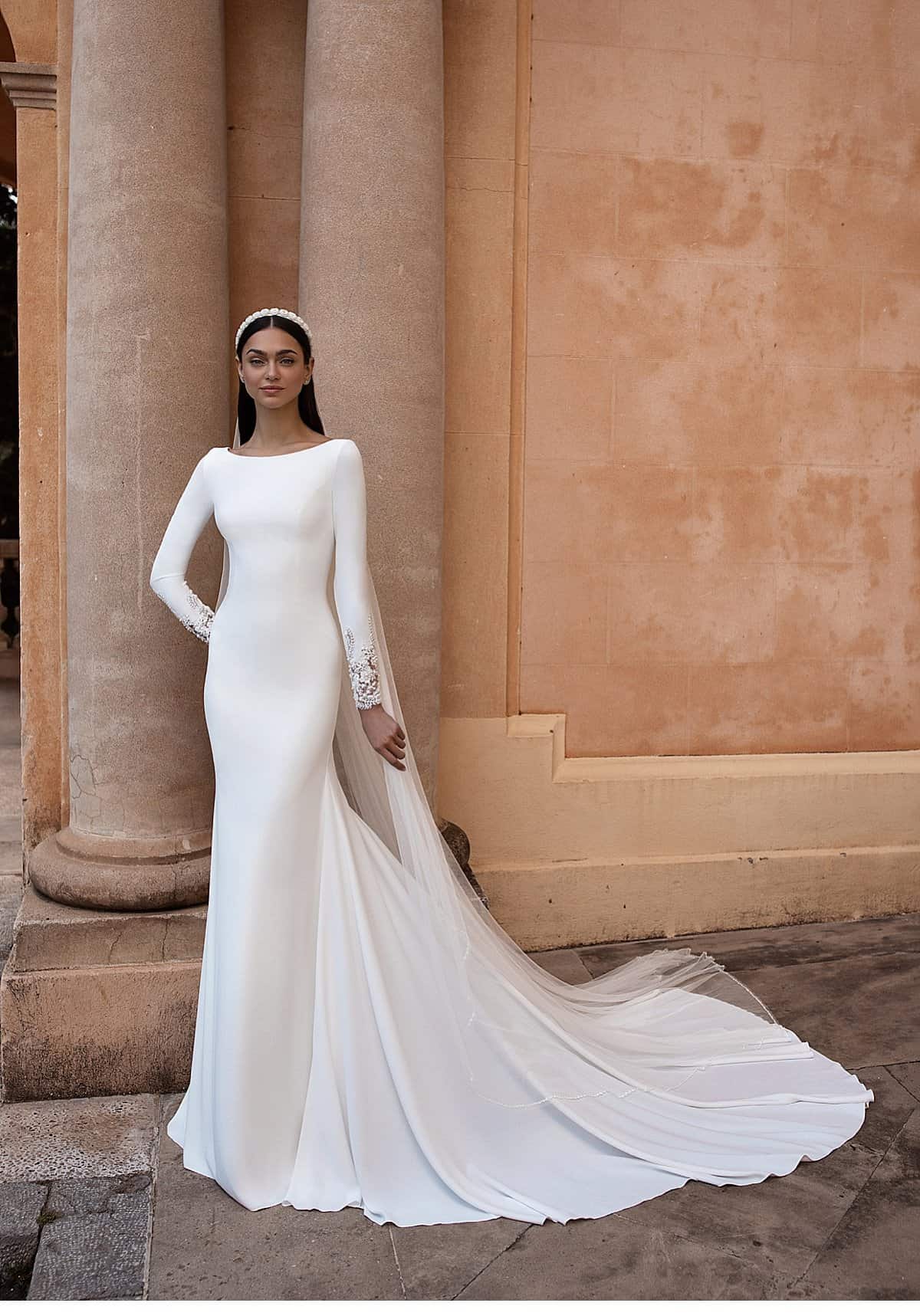 Beyond the Stars with the new Pronovias 2020 collection - Amber&Muse