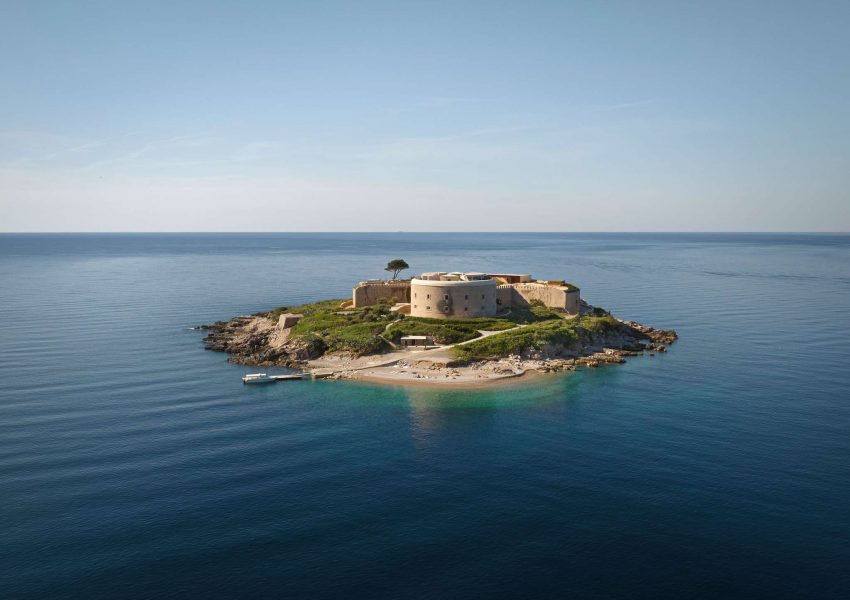 c4w6_ho_00_p_2048x1536